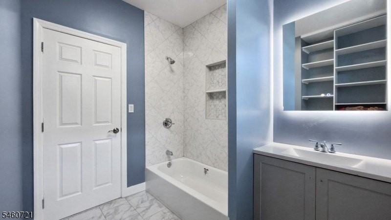 19 Newfield St #2