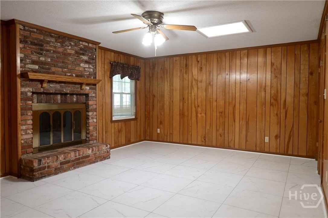 710 Windsor Rd - Photo 2 of 25