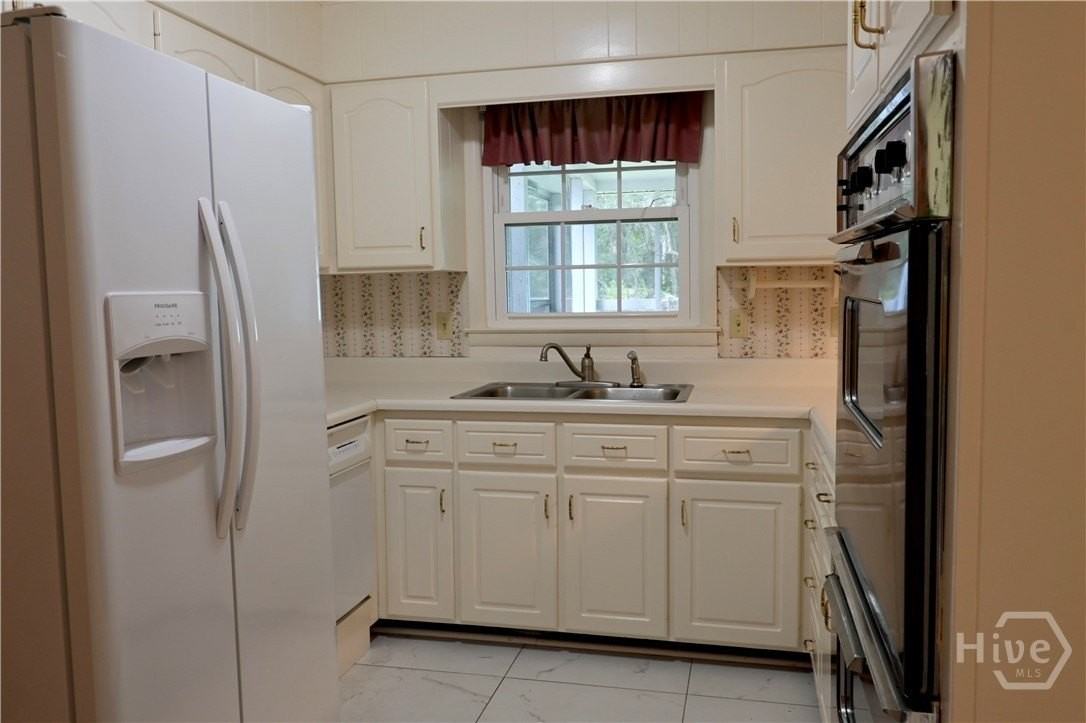 710 Windsor Rd - Photo 5 of 25