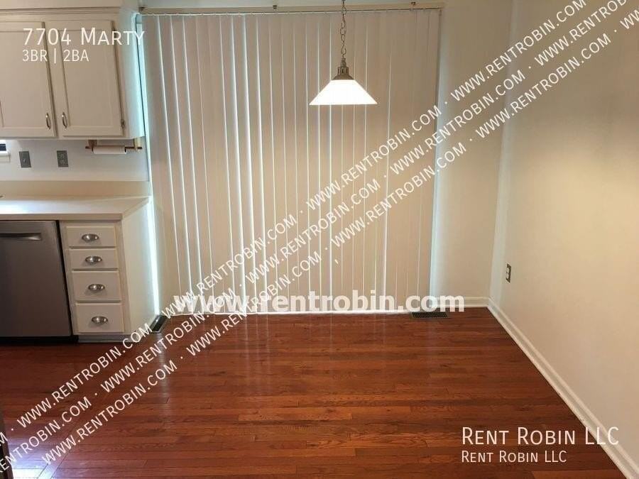 7704 Marty St - Photo 3 of 19