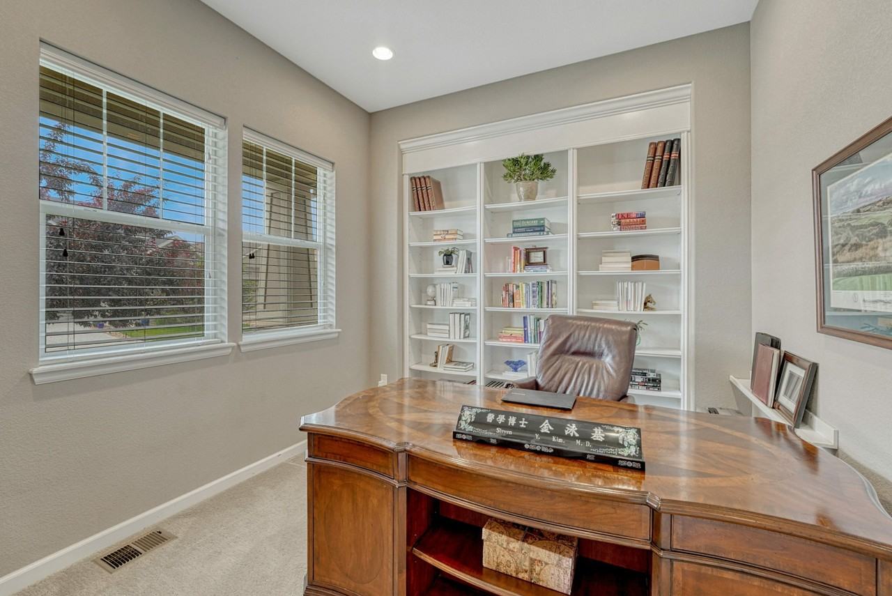 681 E Dry Creek Cir - Photo 6 of 50