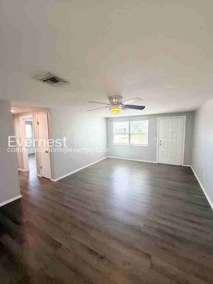 3811 Carioca Rd - Photo 5 of 27