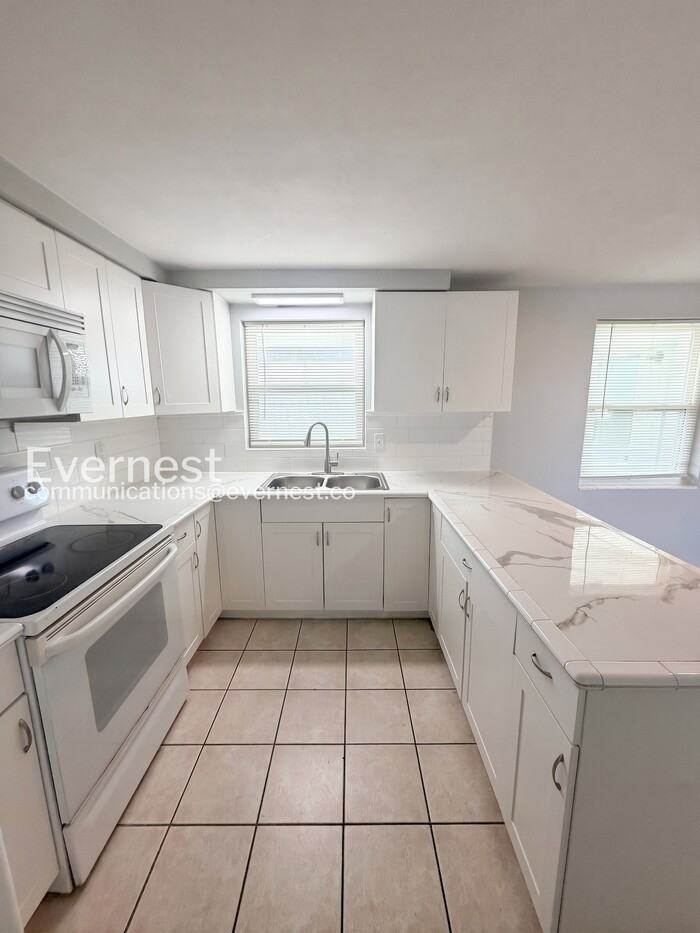 3811 Carioca Rd - Photo 7 of 28