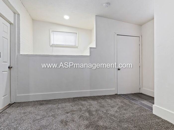 567 S 800 E - Photo 2 of 14