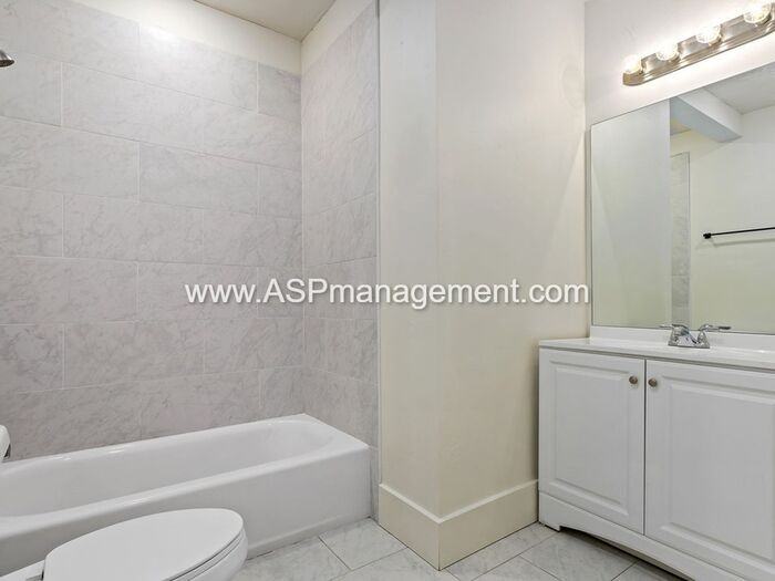 567 S 800 E - Photo 3 of 14