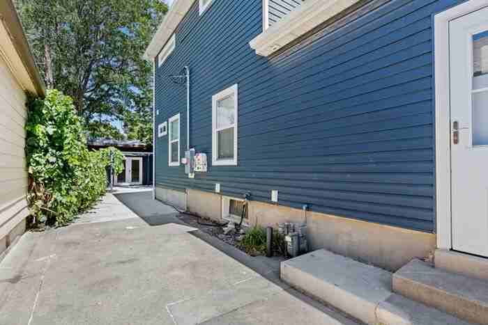 235 E Browning Ave - Photo 2 of 20