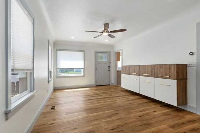 235 E Browning Ave - Photo 5 of 20