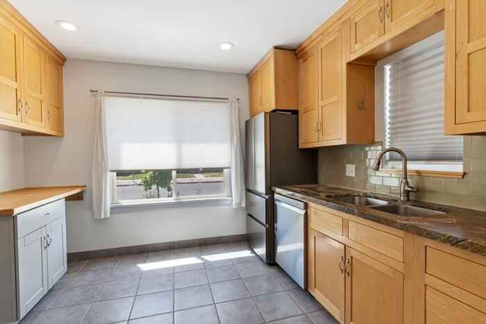 235 E Browning Ave - Photo 6 of 20