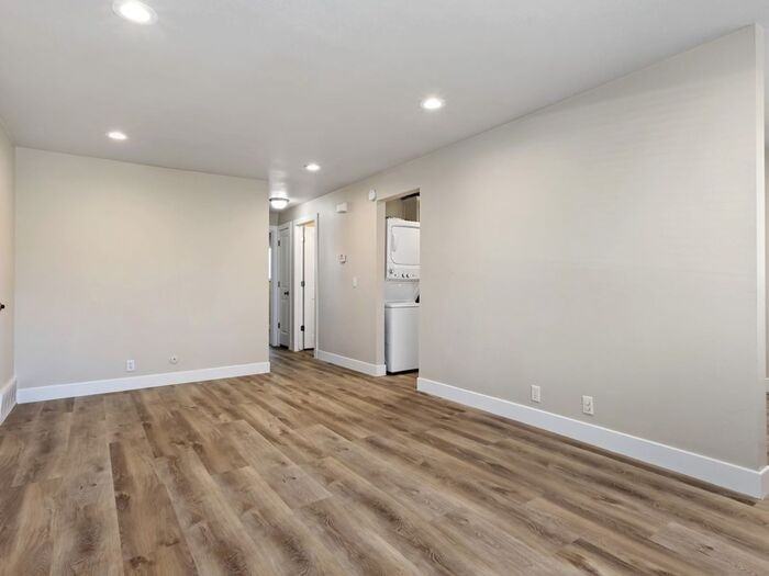 1355 N Redwood Rd #15 - Photo 5 of 23