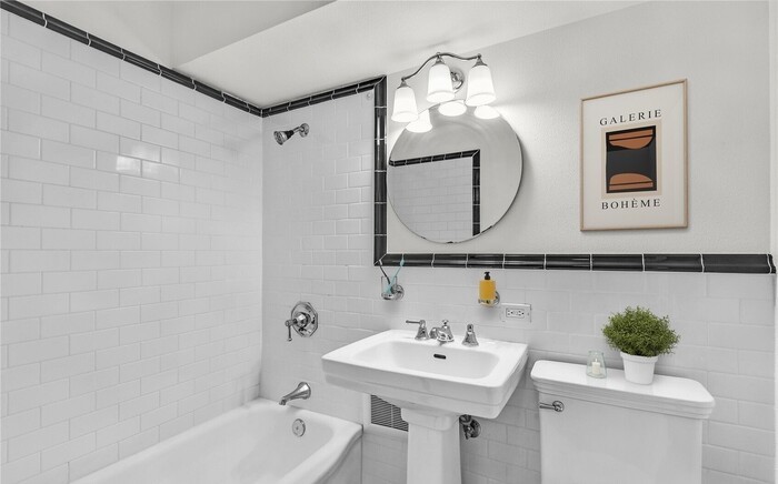 1105 Spring St #1105 - Photo 7 of 7