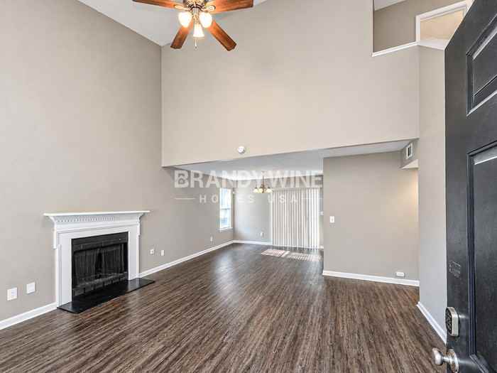 3031 Kenville Ln - Photo 4 of 28