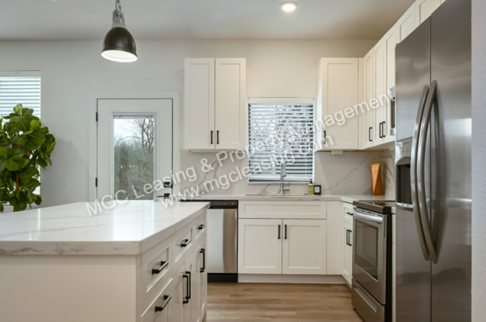 8201 E 66th St - Photo 4 of 24