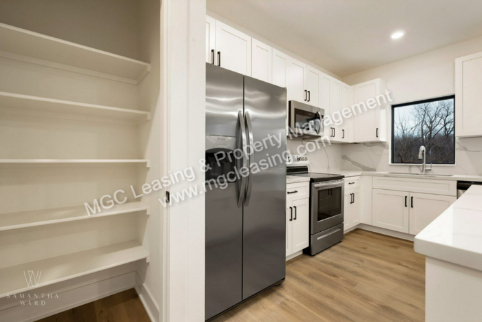 8201 E 66th St - Photo 7 of 24