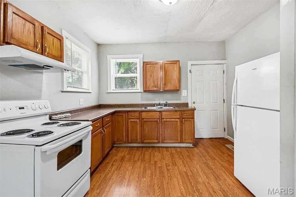 8914 Ramona Ave - Photo 2 of 10