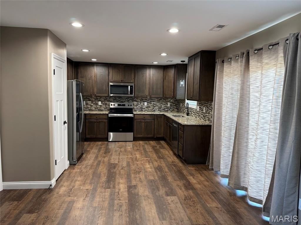 1135 Baseball Dr - Photo 2 of 17