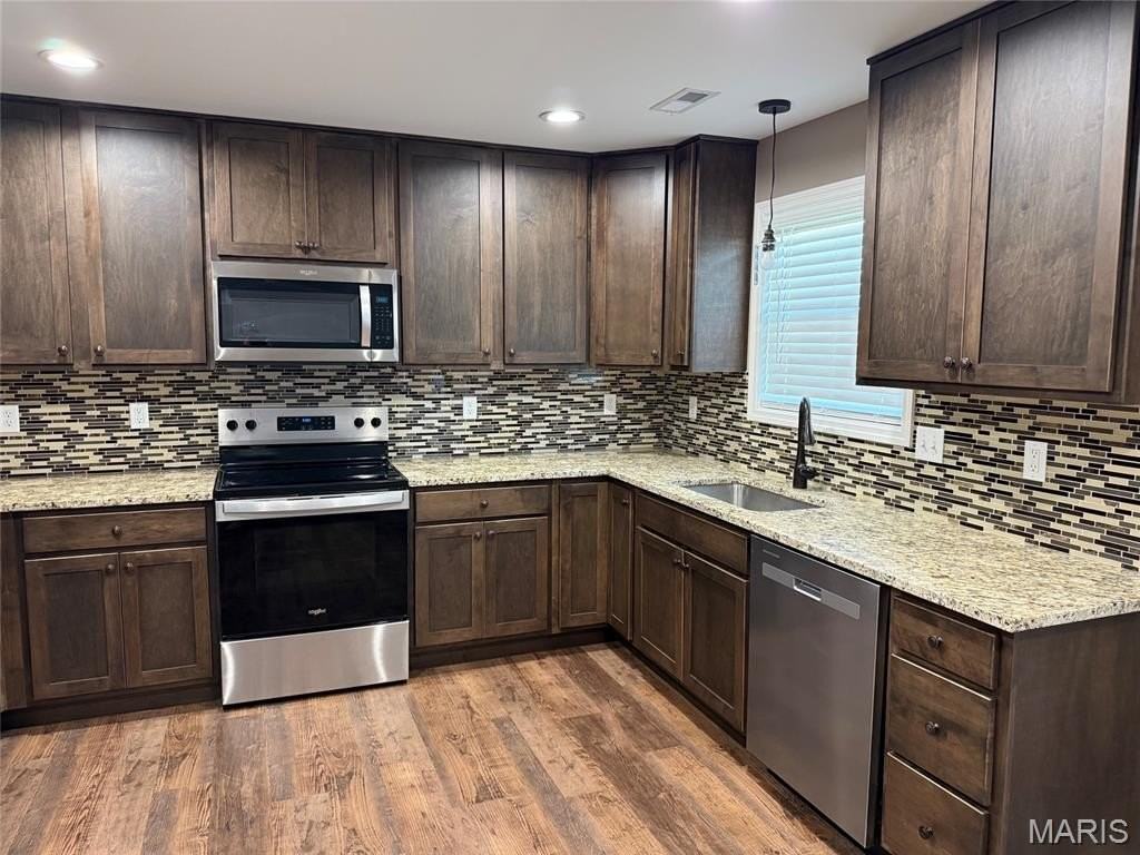 1135 Baseball Dr - Photo 4 of 17