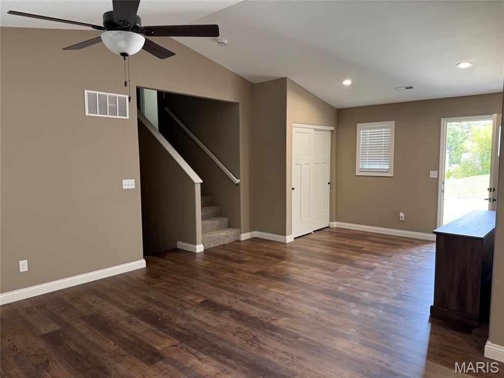 1135 Baseball Dr - Photo 5 of 17