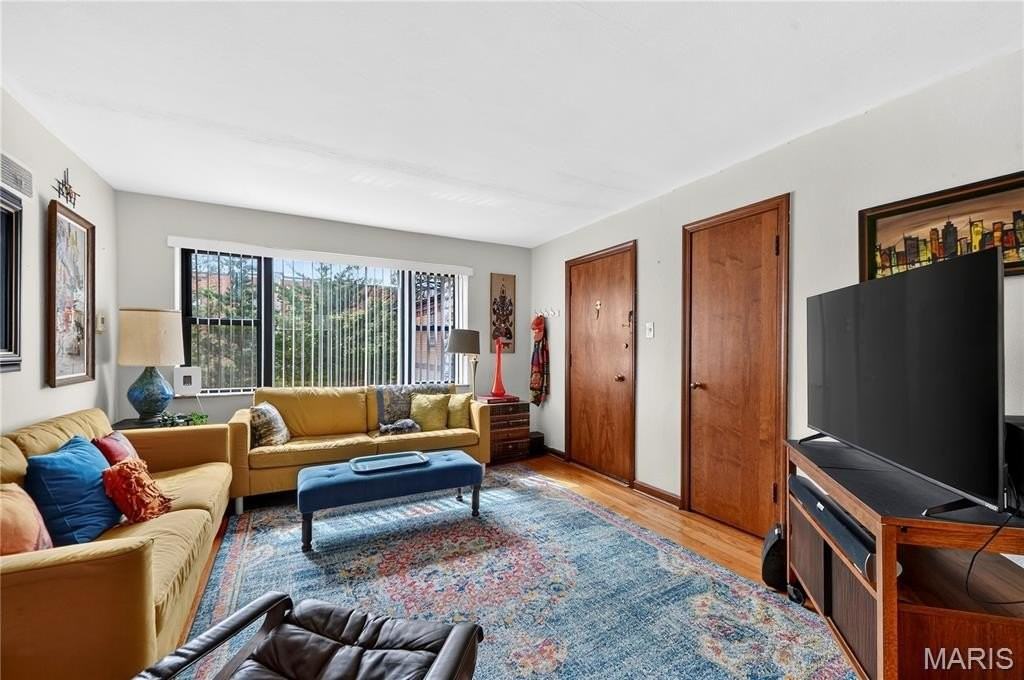 4931 Jamieson Ave #B - Photo 3 of 28