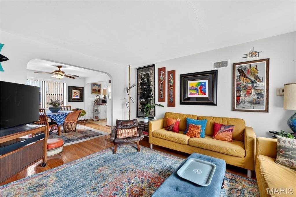 4931 Jamieson Ave #B - Photo 4 of 28