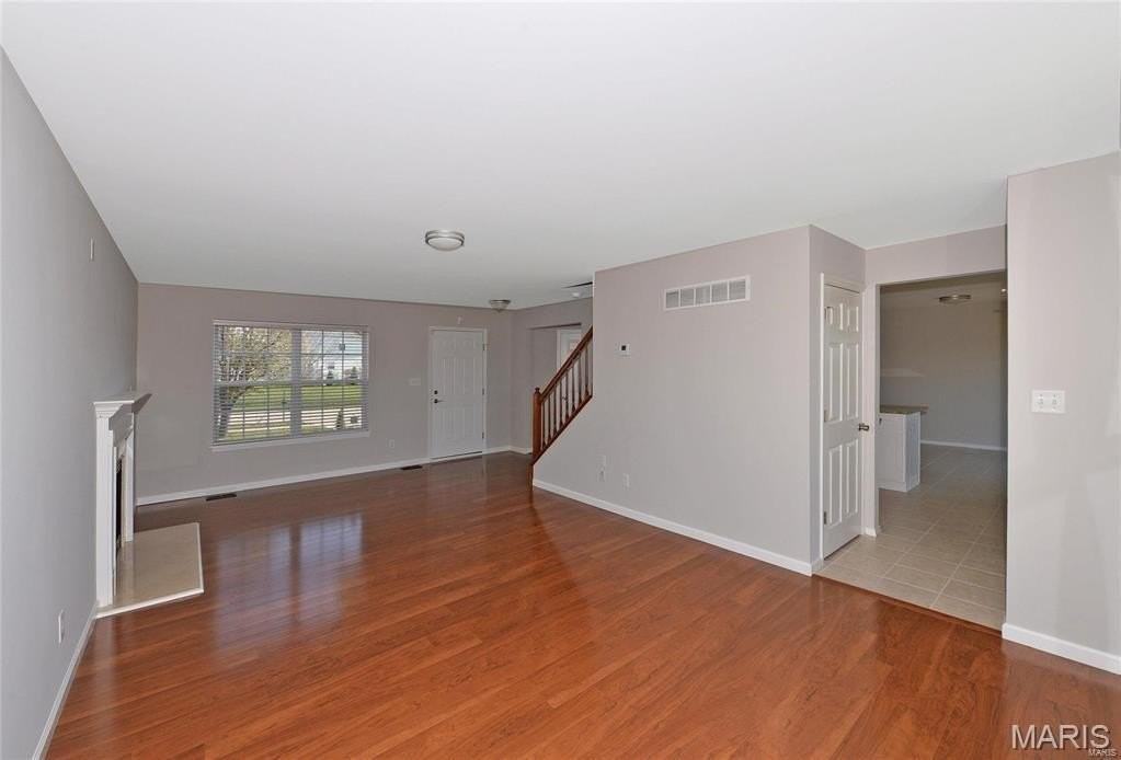 1401 Northshire Ln - Photo 2 of 23