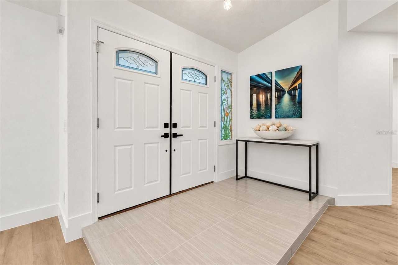 630 Pinta Dr - Photo 4 of 50