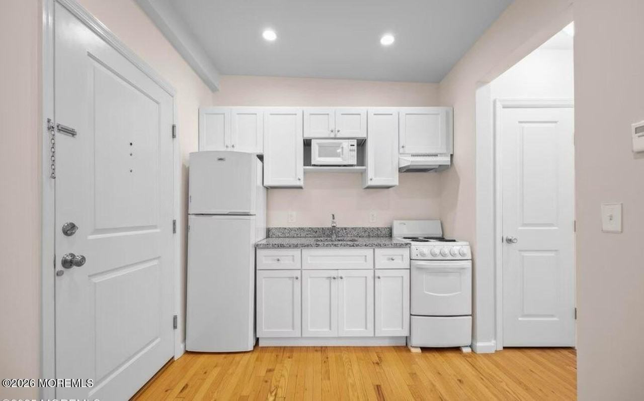 803 Ocean Ave #7 - Photo 2 of 9