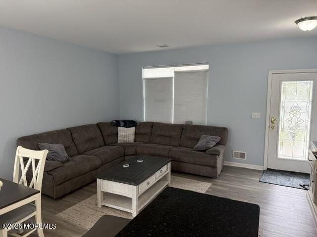 115 Ceylon Ave - Photo 3 of 10