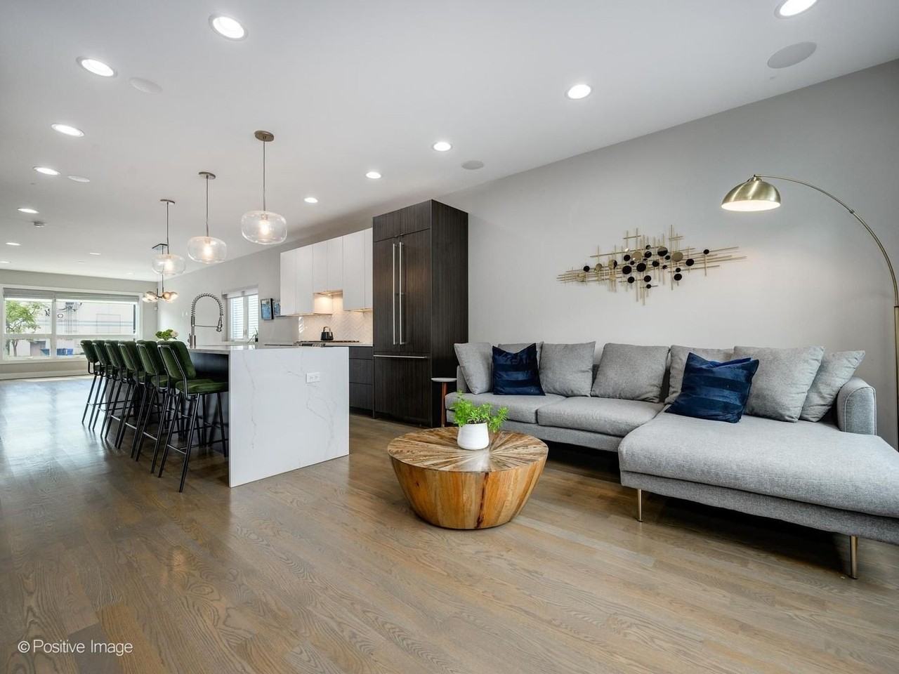 2544 W Warren Blvd - Photo 7 of 26