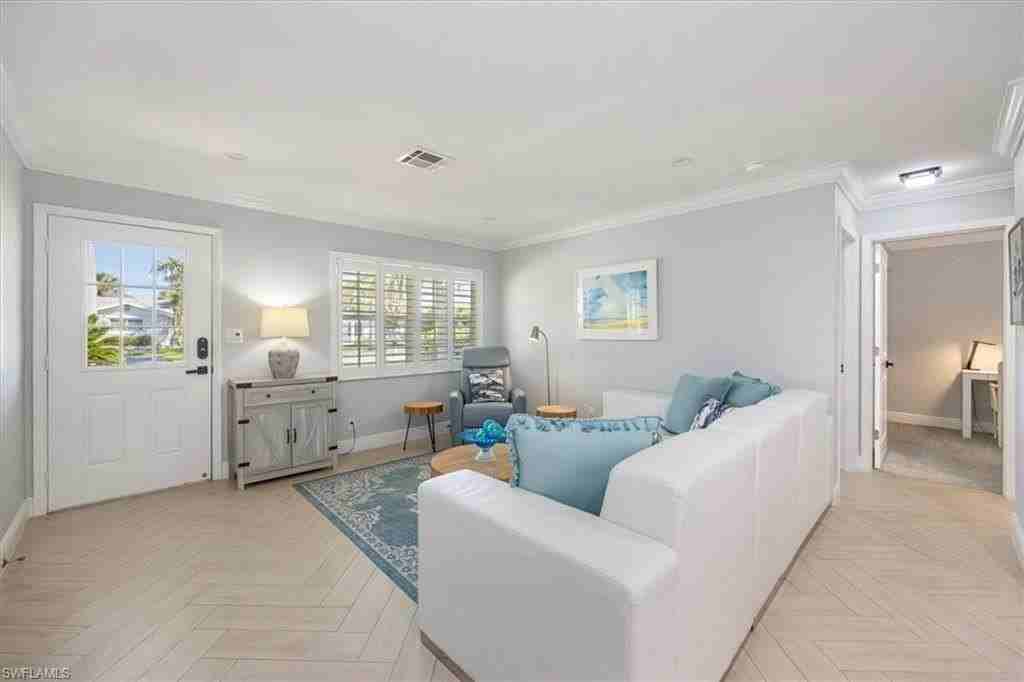 1236 13th Ave N - Photo 6 of 25