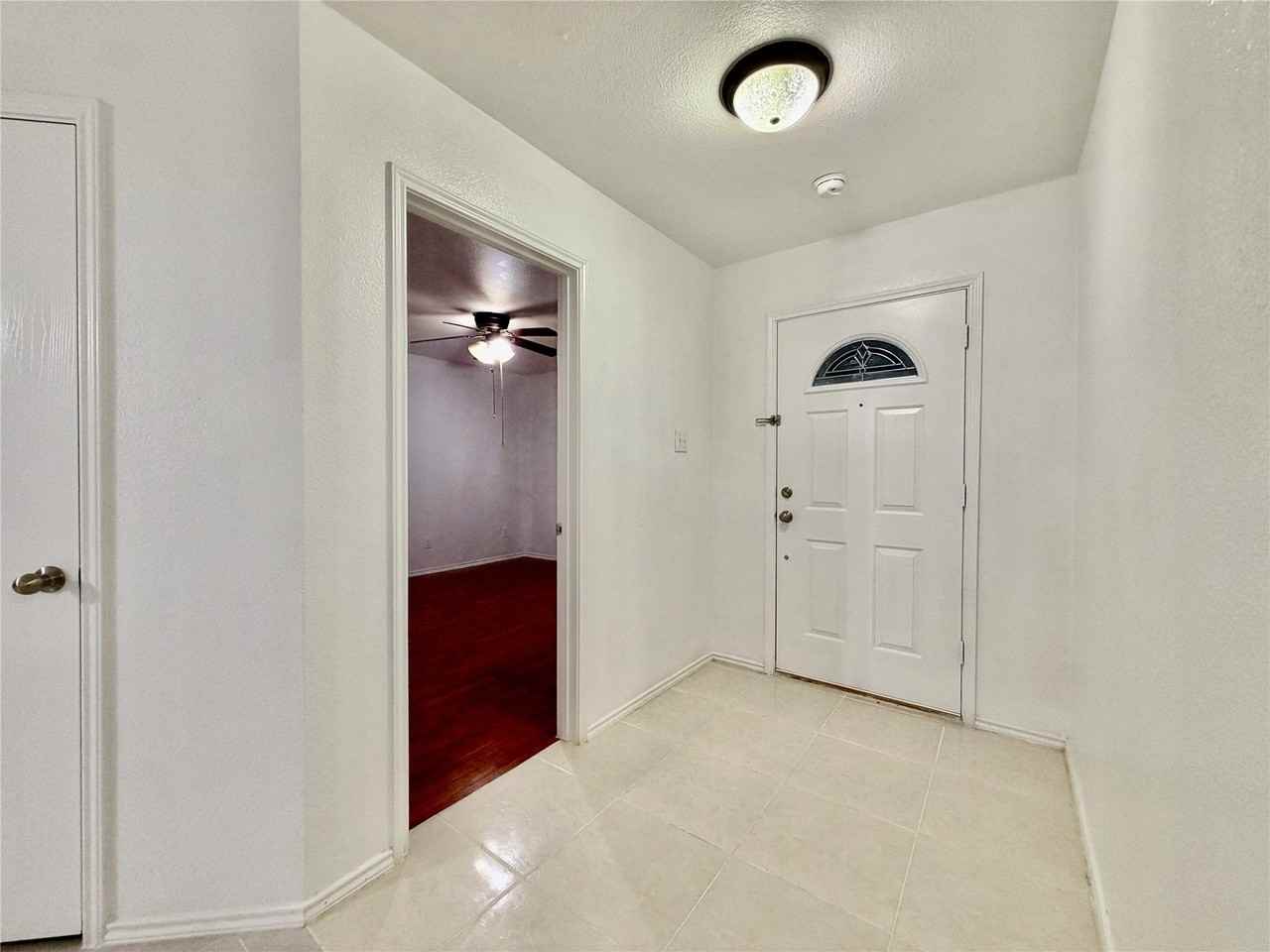 8107 Stowe Springs Ln - Photo 7 of 28