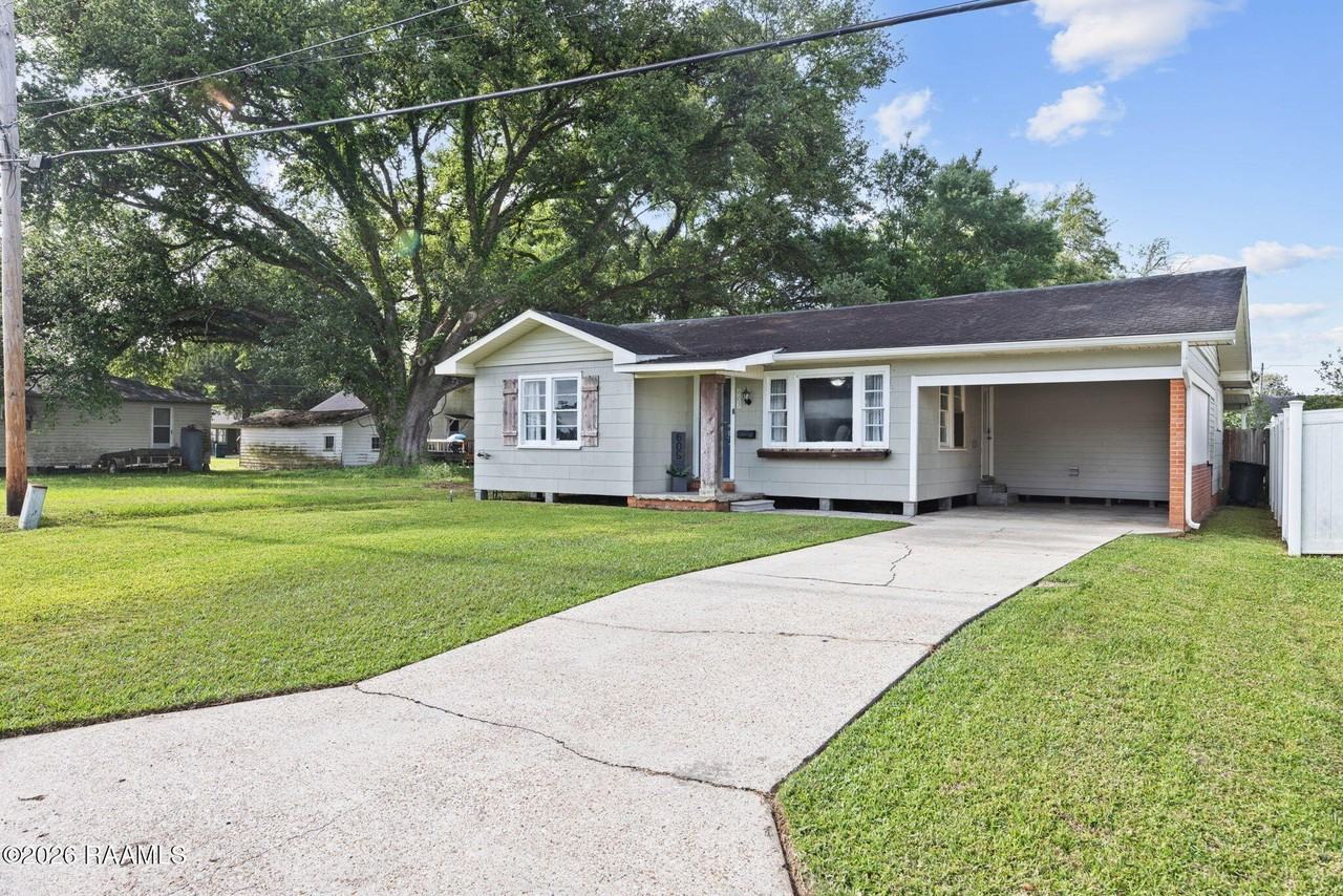 605 Old Kaplan Hwy - Photo 2 of 20