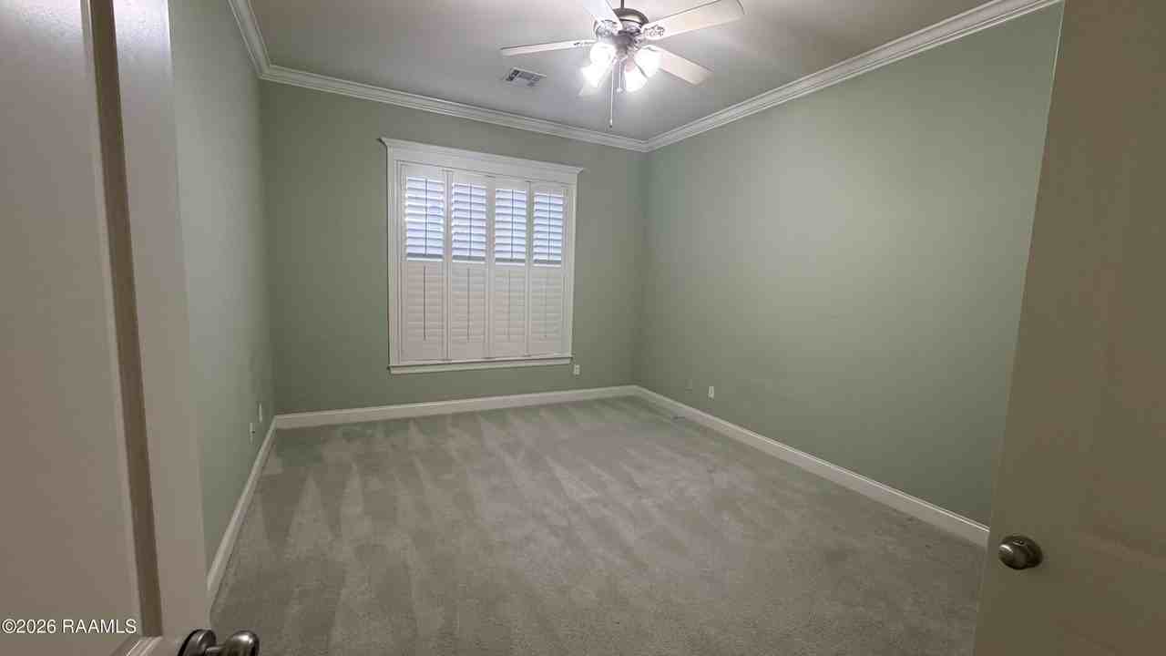 109 Laguna Ln - Photo 5 of 11