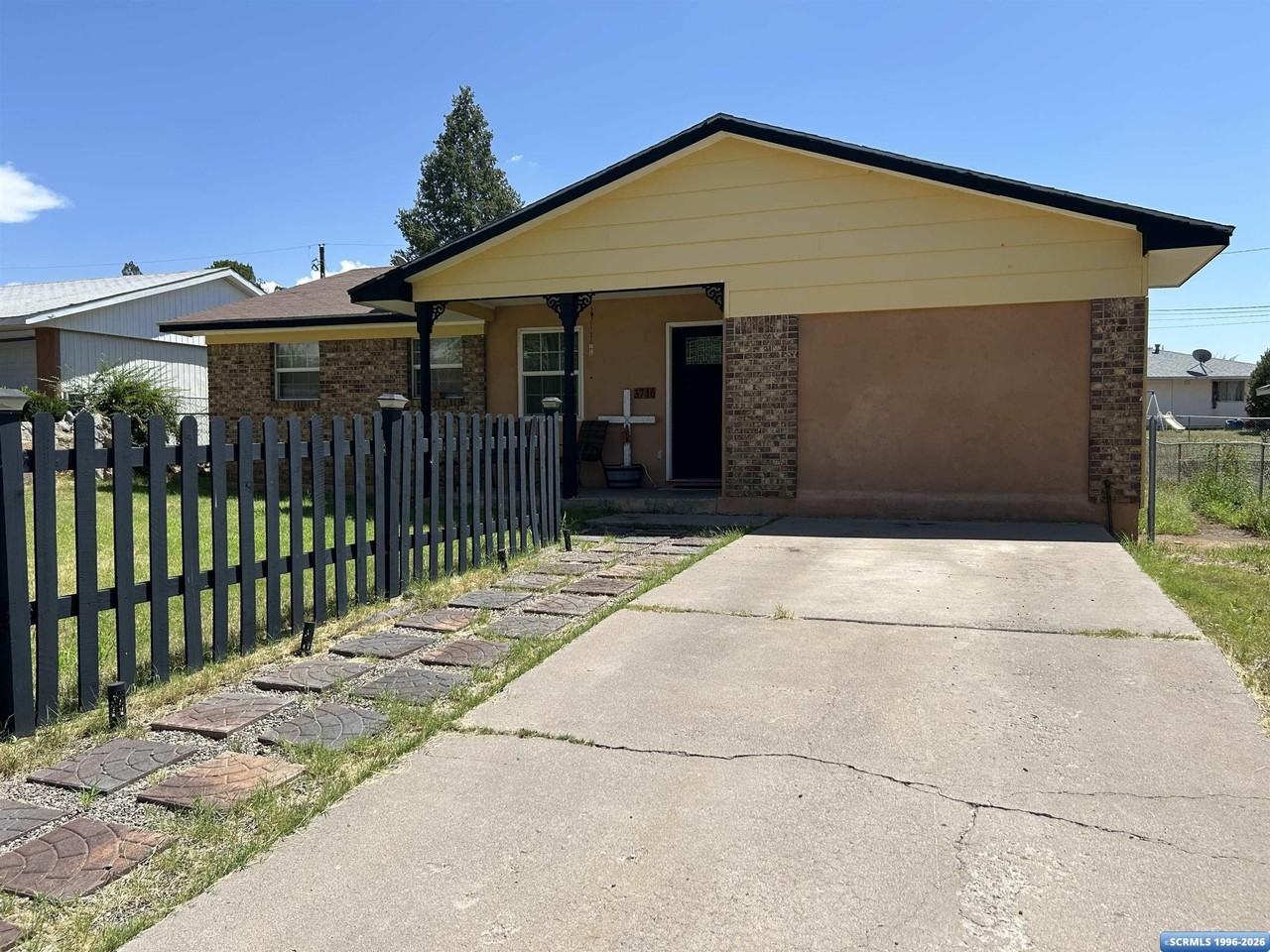 3716 N Silver St - Photo 2 of 16