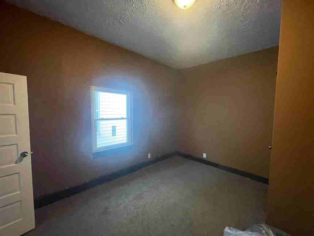 1005 S 8th St - Photo 3 of 9