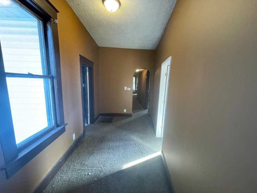 1005 S 8th St - Photo 6 of 9