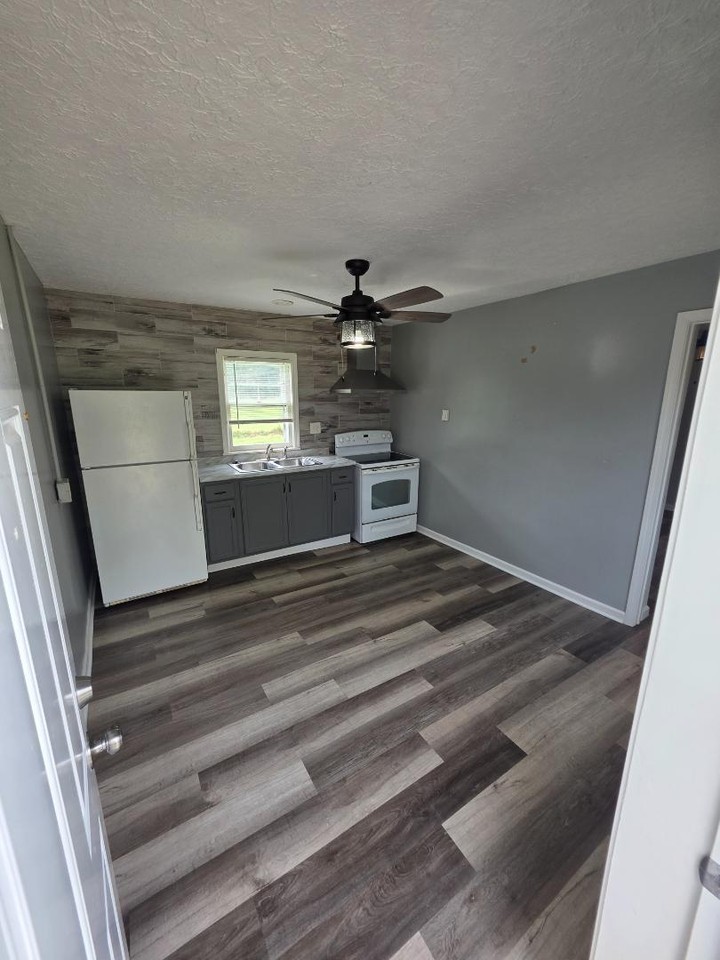 4066 Greenwich Rd - Photo 2 of 8