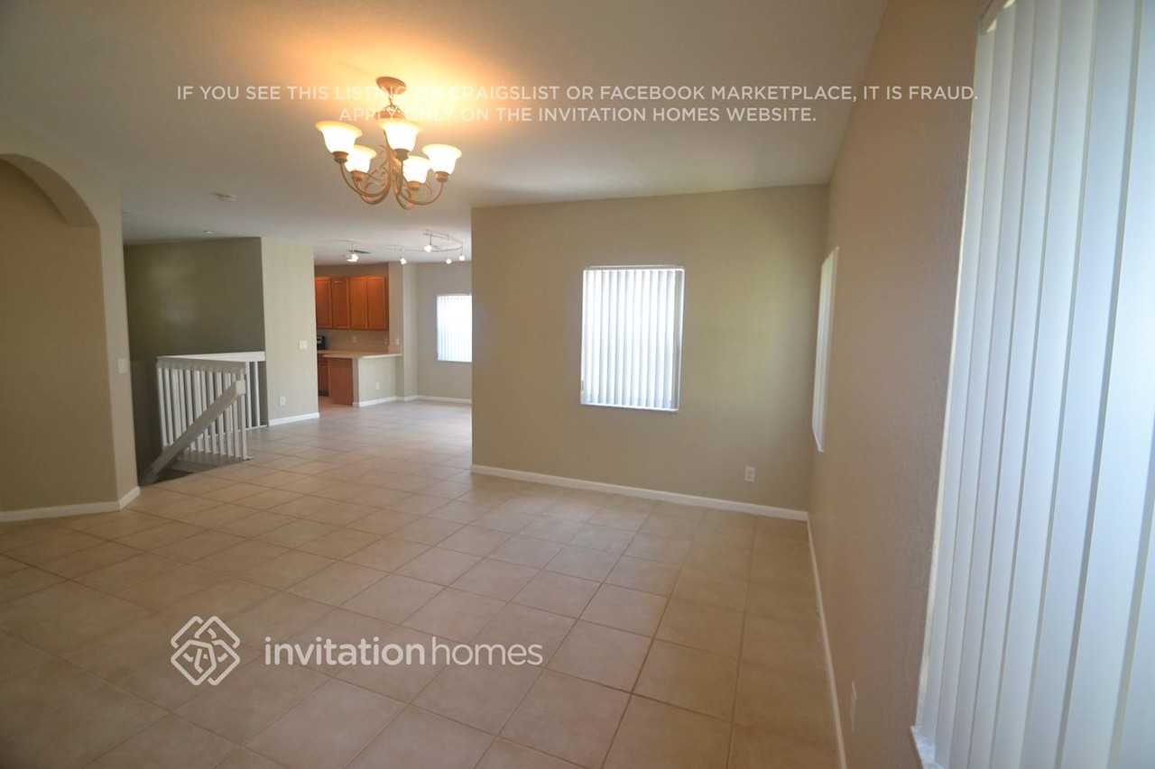 972 Nw 127th Ave - Photo 7 of 16