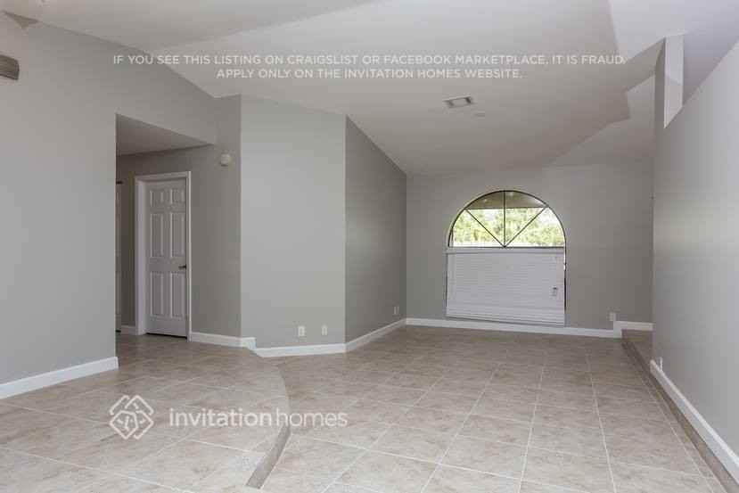283 Ponce De Leon St - Photo 4 of 20
