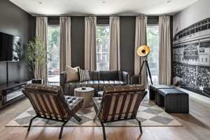 featured image of 1124 W Addison St