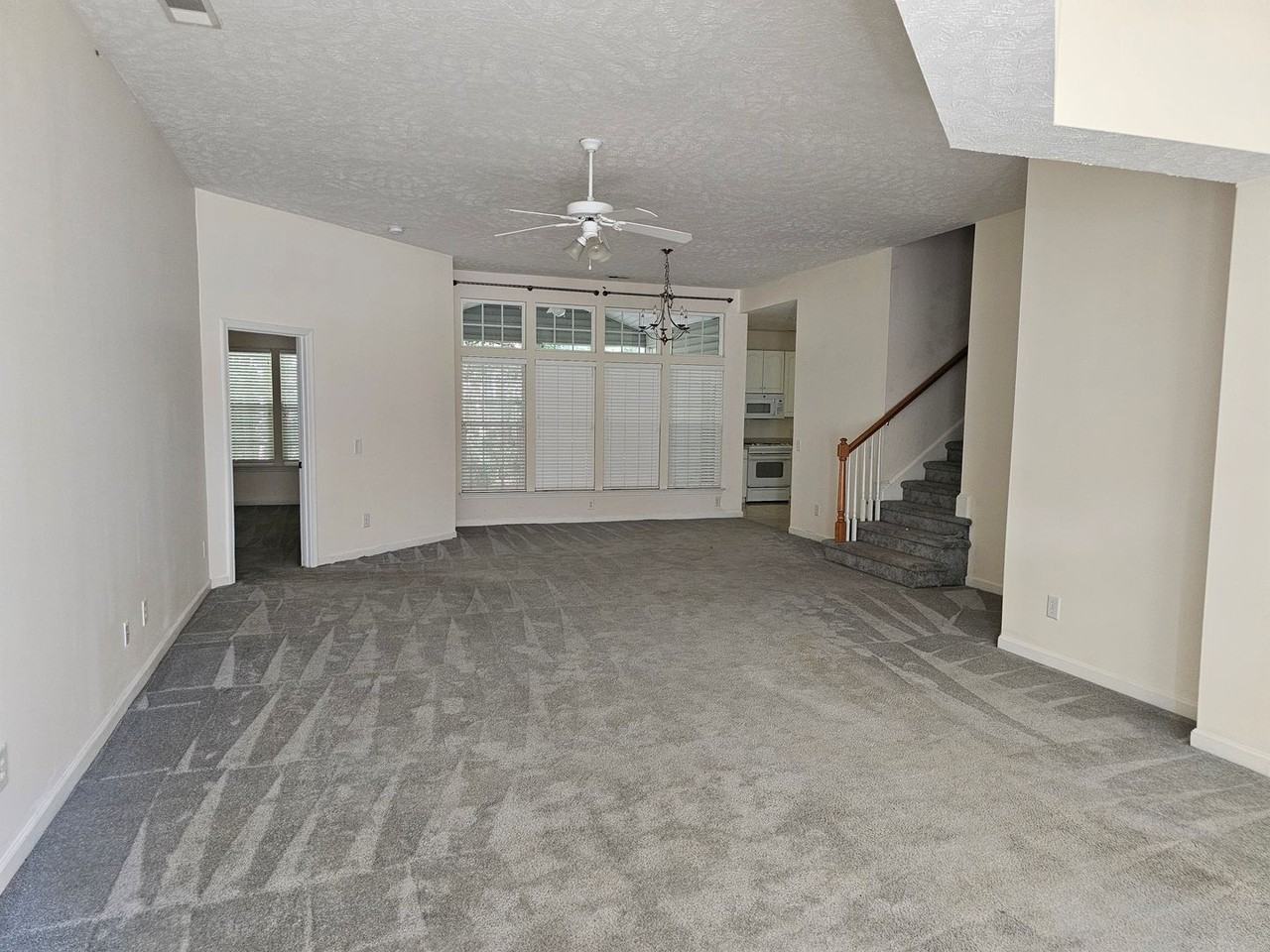413 Cypress Dr - Photo 3 of 21