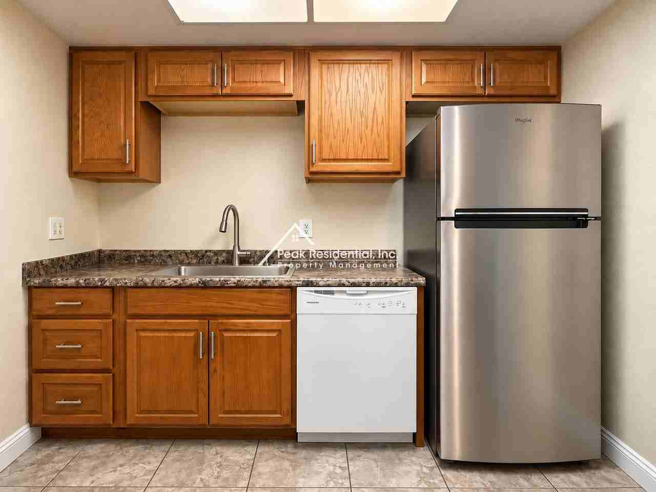 8330 Crossoak Way - Photo 7 of 16