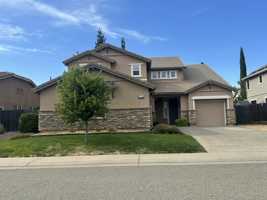 featured image of 2734 Ledgestone Ln
