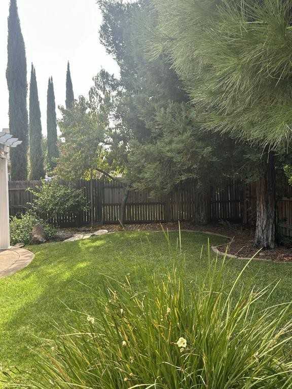 2734 Ledgestone Ln - Photo 4 of 12
