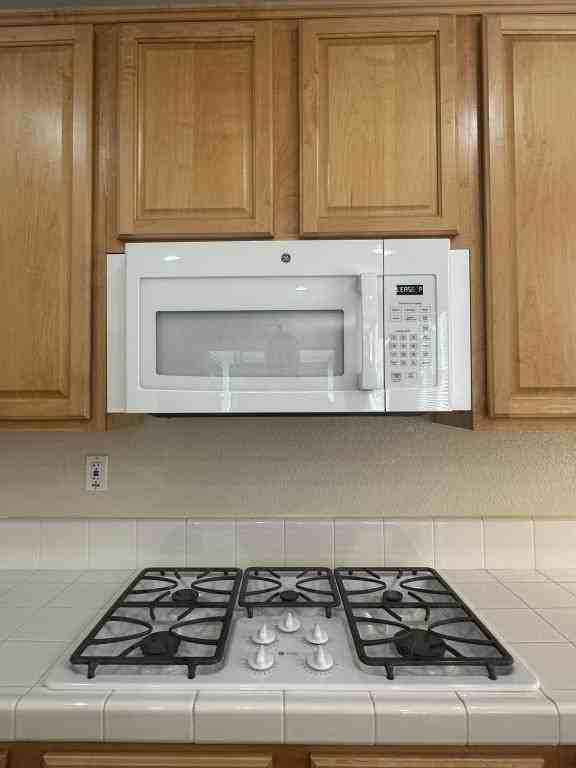 2734 Ledgestone Ln - Photo 6 of 12