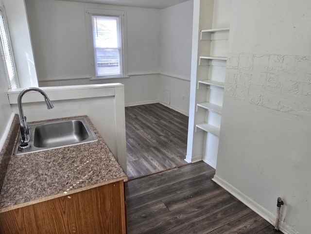 515 W Ring St #1 - Photo 4 of 11