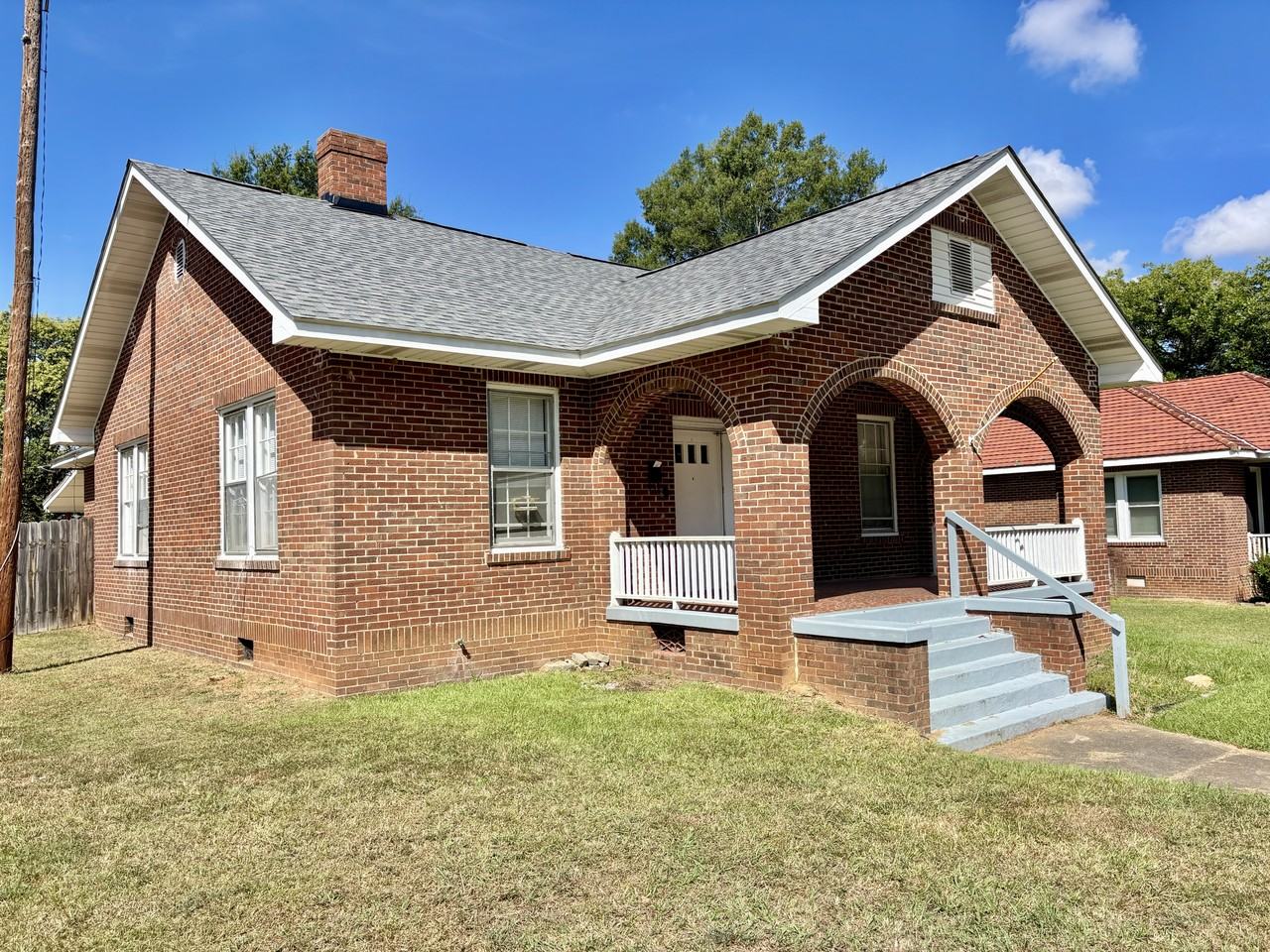 2412 Main St S - Photo 2 of 22