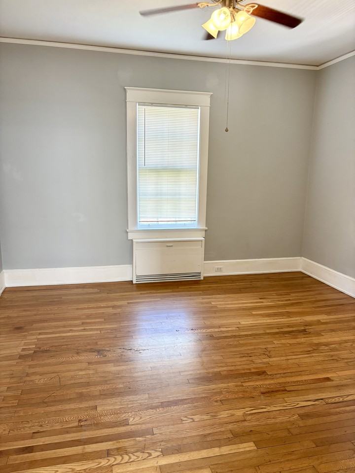 2412 Main St S - Photo 4 of 22