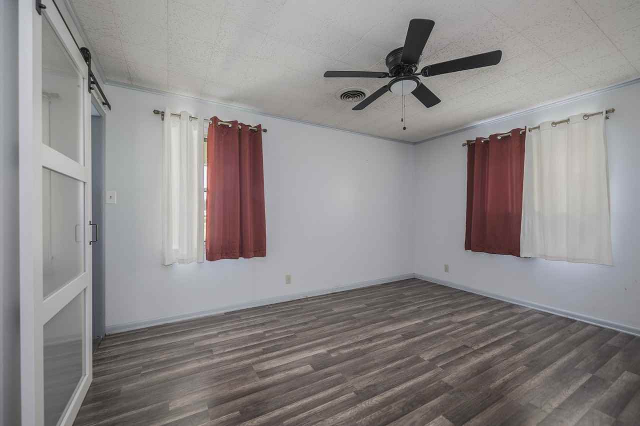 467 Ashley Ave - Photo 6 of 15