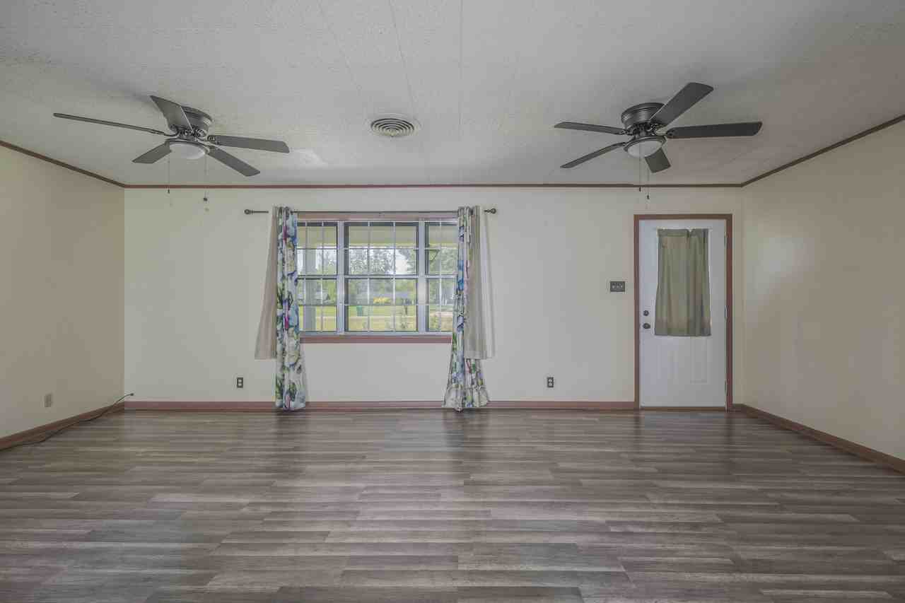 467 Ashley Ave - Photo 7 of 15
