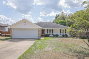 featured image of 403 Crystal Dr